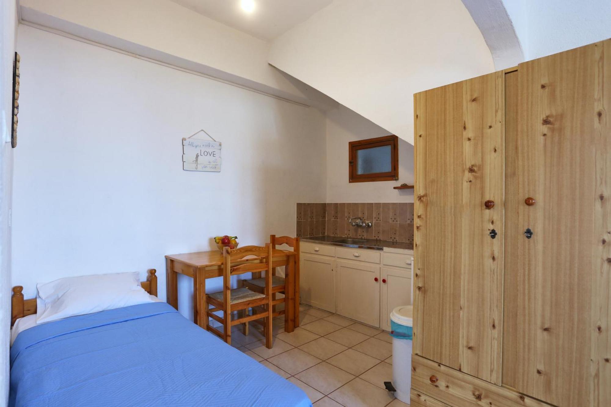 Armena Inn 阿尔门尼斯蒂斯 外观 照片